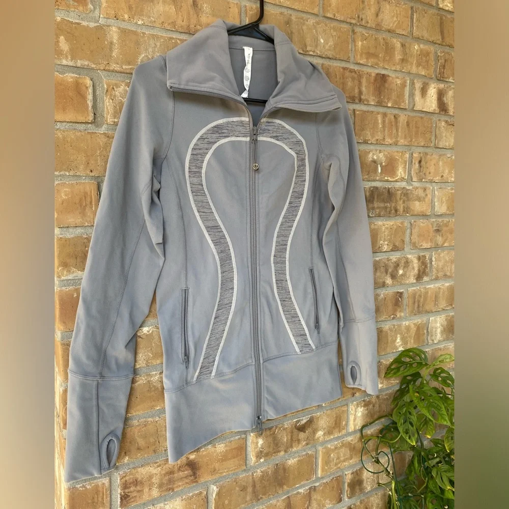 Lululemon In Stride Jacket, Fossil / Wee Are From Space Coal Fossil, Size 4 - Picture 4 of 12